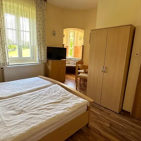 Gaestehaus Gut Frauendorf * Windorf (Passau)
